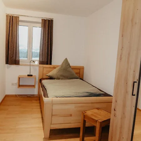 Ferienwohnung/arbeiterwohnung Kampenwand ローアドルフ